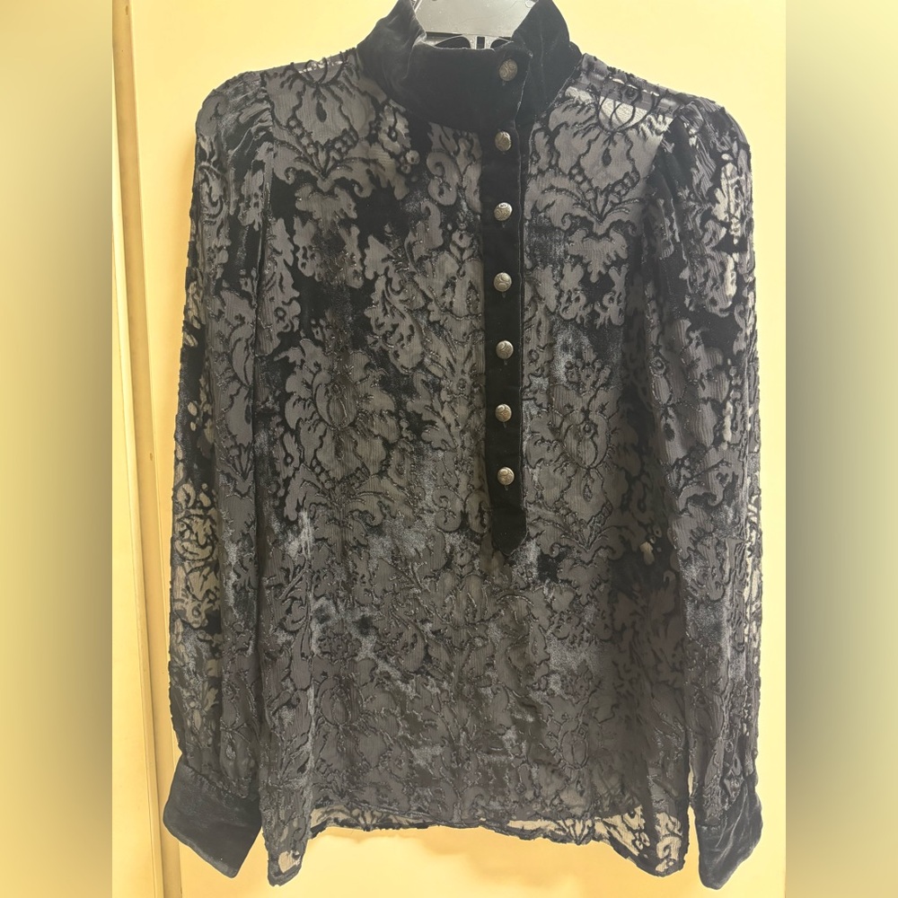 Elegant Gucci Black Patterned Blouse